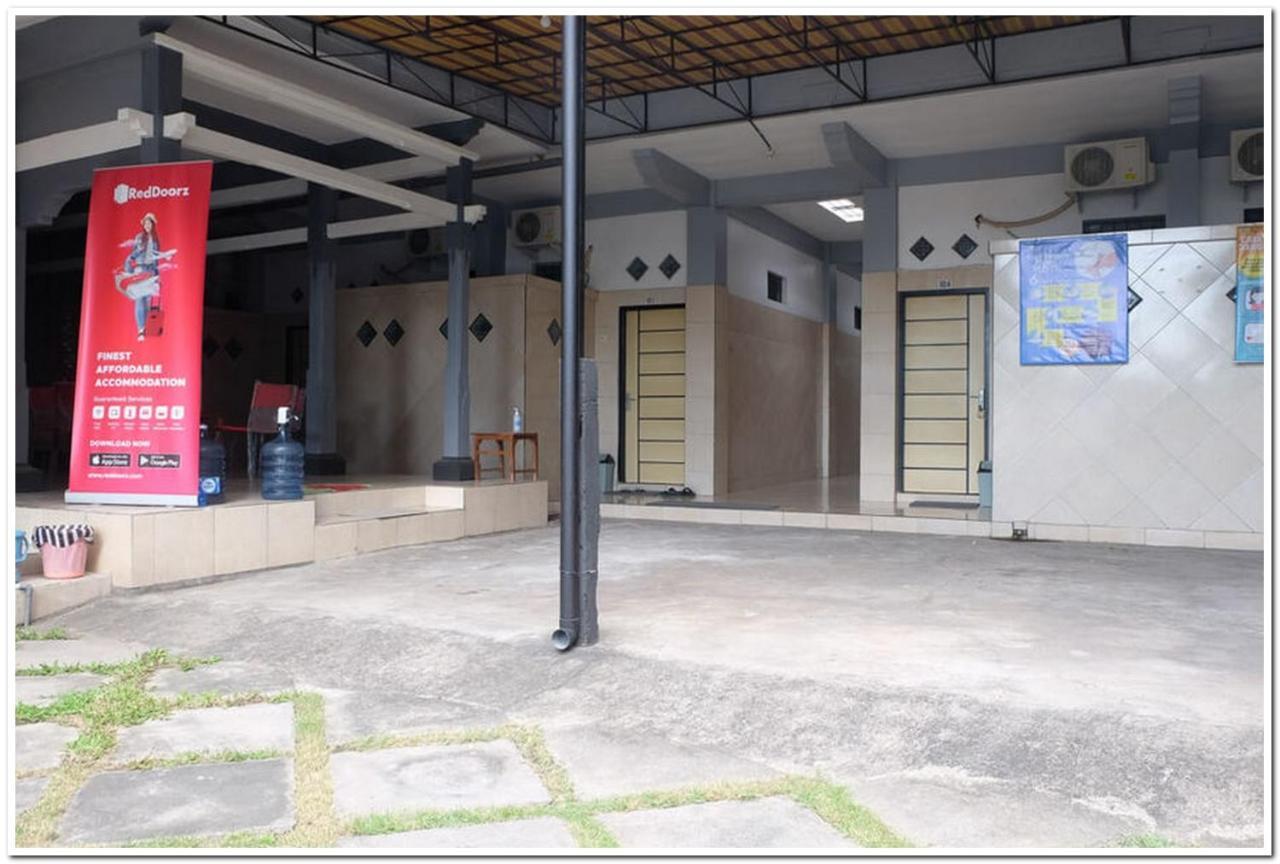 RedDoorz near Penimbangan Beach Singaraja Bagian luar foto