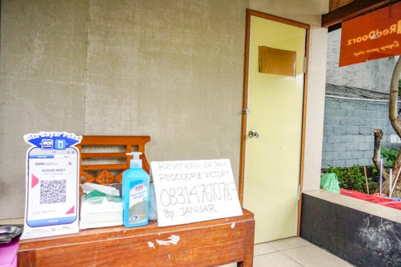 RedDoorz near Penimbangan Beach Singaraja Bagian luar foto
