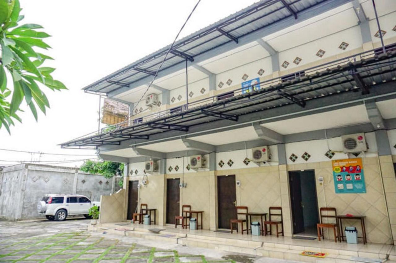 RedDoorz near Penimbangan Beach Singaraja Bagian luar foto